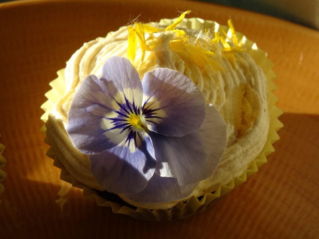 Dandelion Cupcake
